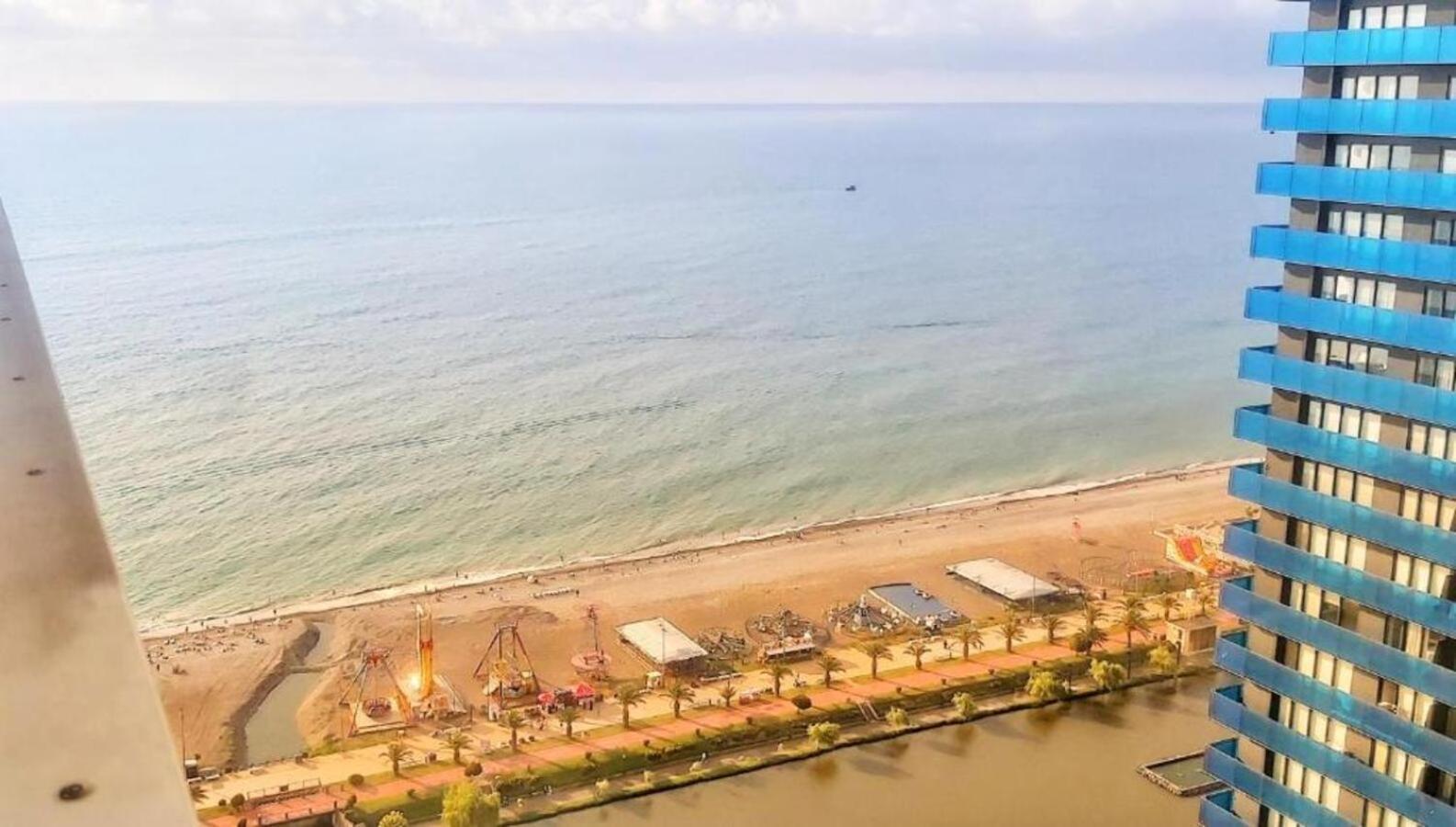 Holiday In Orbi Apartment Batumi Exterior foto