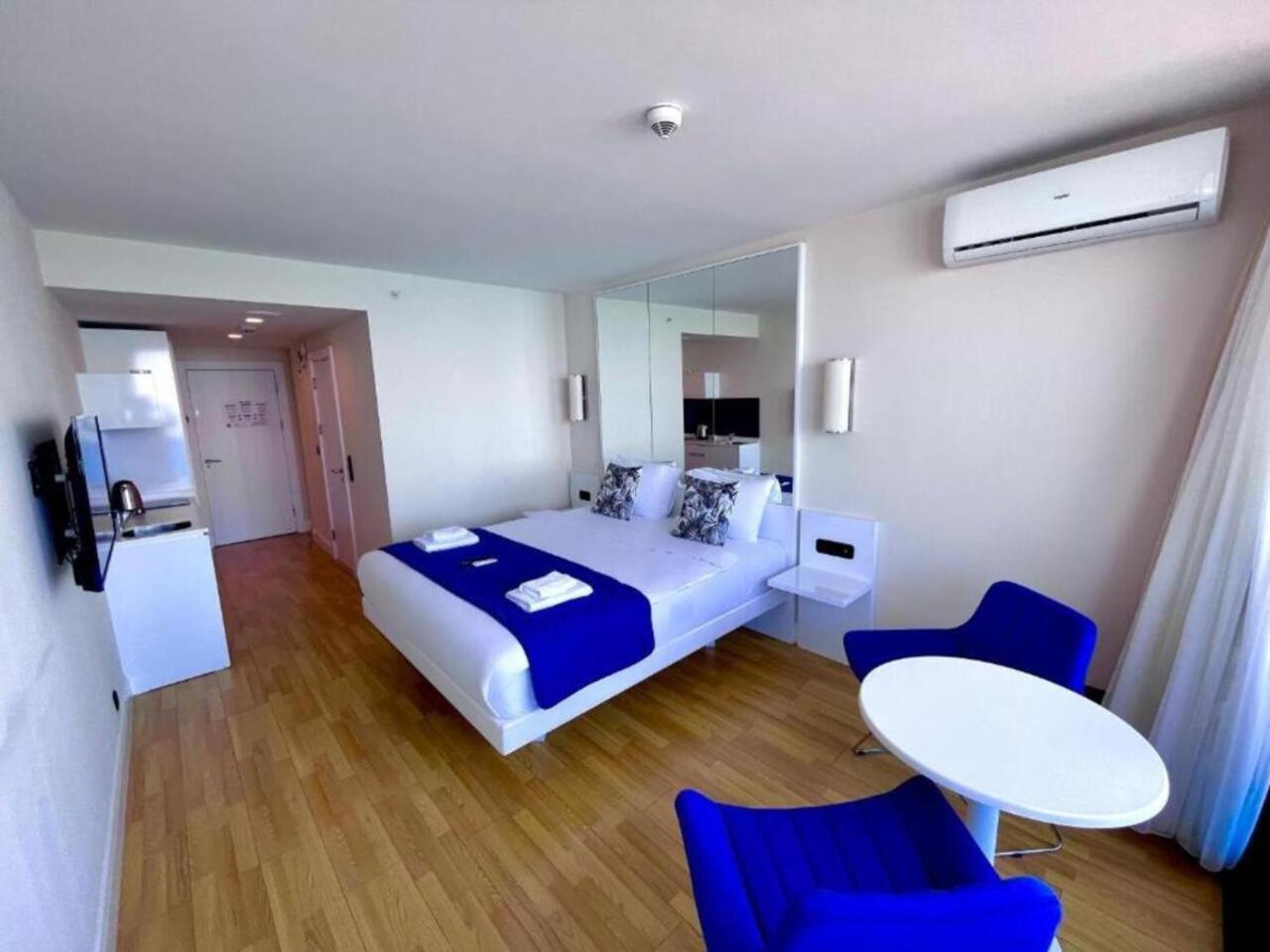 Holiday In Orbi Apartment Batumi Exterior foto